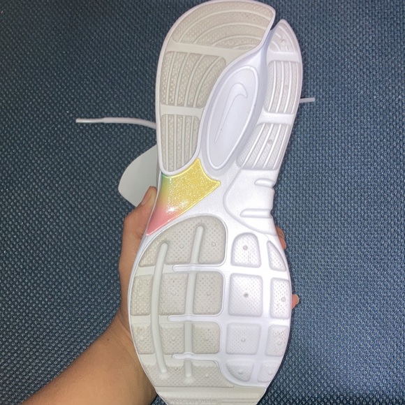 Brand new Nike alphina 5000. (With box and tags) - Picture 5 of 5